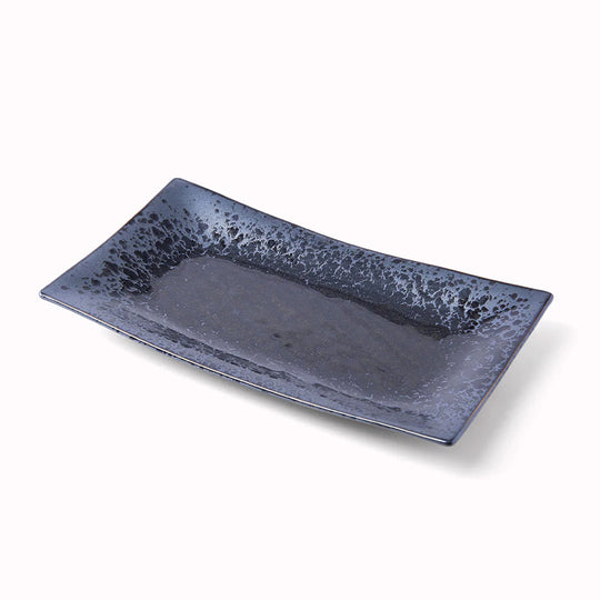 This Serving platter is made of 'Minoyaki' porcelain and is 33cm long, 19cm wide and no two pieces are the same due to the unique hand glazing technique used to create this pattern.