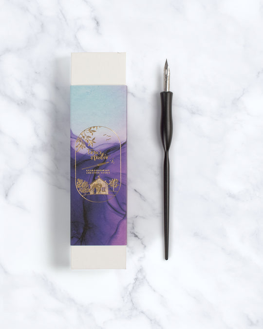 A modern calligraphy tool designed for control and ease. The straight version keeps things simple, offering a familiar, balanced feel for expressive writing.