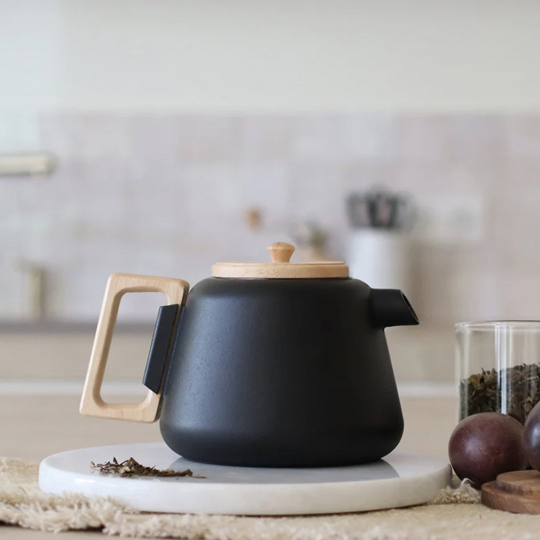Viggo | Cast Iron Teapot | Black | 1000ml