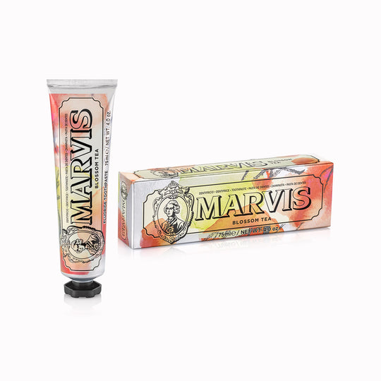 Marvis Blossom Tea combines floral notes of jasmine and chamomile with gentle green tea and fresh mint to create a beautifully balanced, refreshing experience.