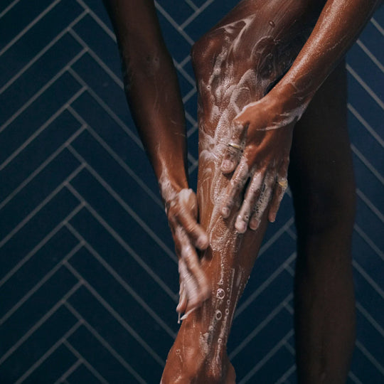 Saffron, Neroli and Jasmine combine with Cedarwood in this multi-benefiting, refreshing gel body cleanser with antioxidants, ocean botanicals and naturally hydrating ingredients.