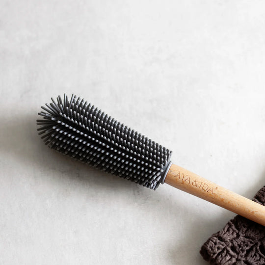 A water bottle brush for keeping your AYA&IDA water bottle squeaky clean. The rounded brush head is made from silicone which allows a hygienic scrub of the inside of your bottle