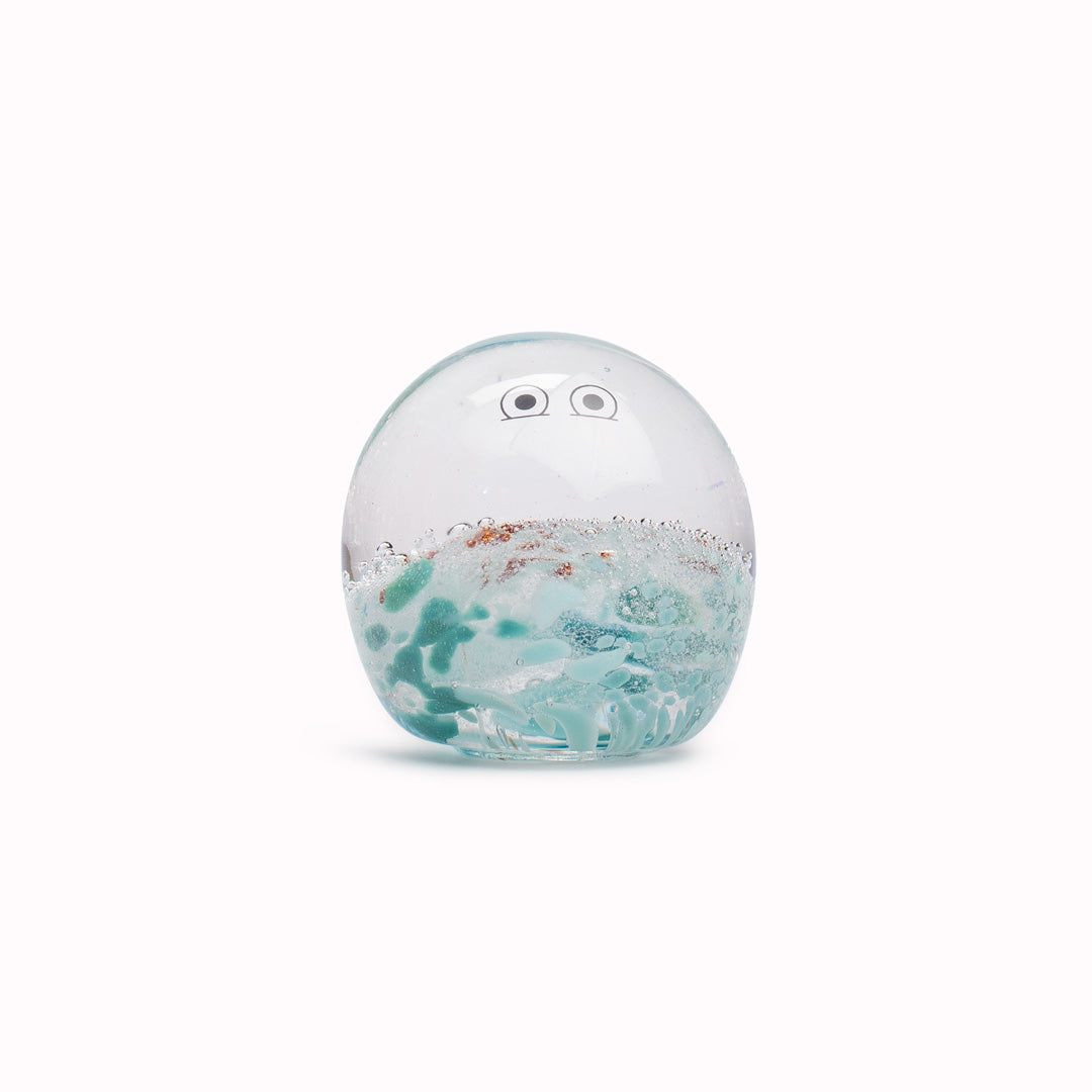 The stunning Crystal Blob provides a contemporary ornamental colour punch and personality to your home décor, and some shapes may even double as a highly decorative paper weight