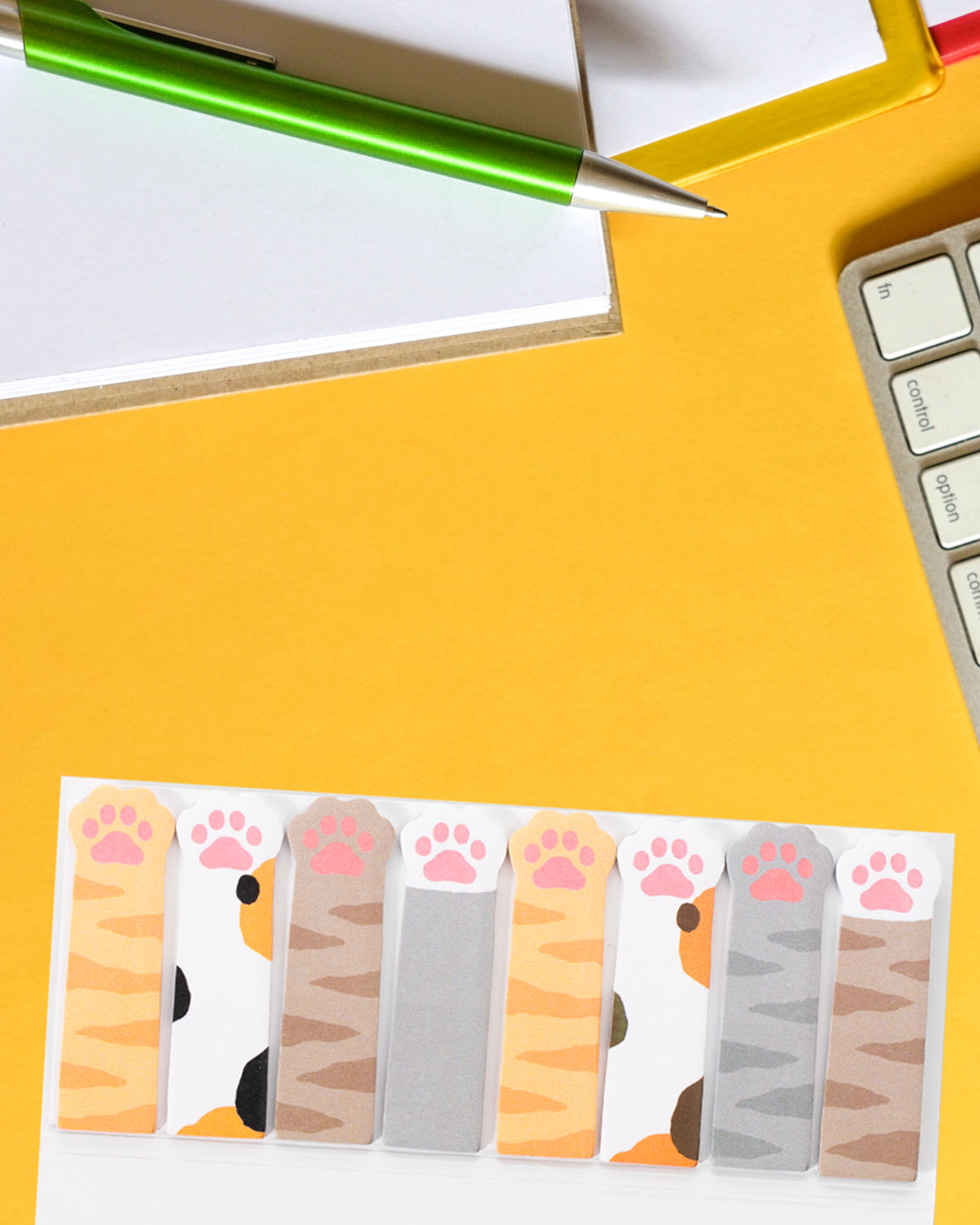 The Mind Wave Cat Paw shaped sticky marker set is both a fun and functional way to mark the pages of your diary or notebook.