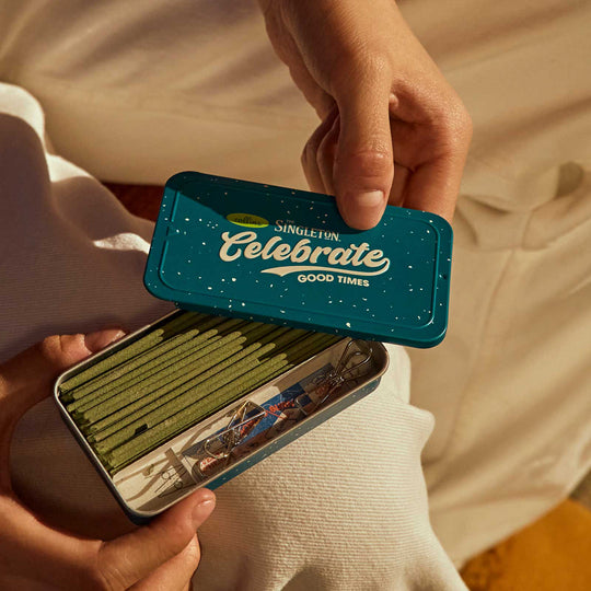 Good Times Edition Incense Sticks emit a bright, juicy apple fragrance with a rich sweetness and fresh, fruity character - reminiscent of ripe orchard apples.