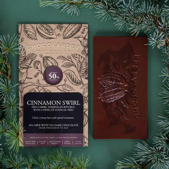 The milk chocolate is blended with cinnamon dark chocolate in rich swirls. Although this bar contains no actual pastry or dough, its flavours closely resemble them in a surprisingly natural way.