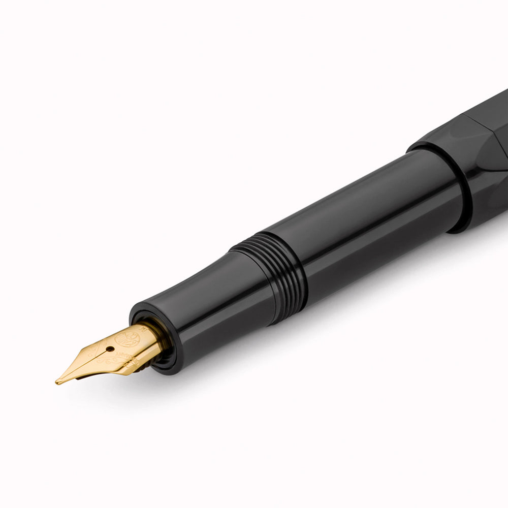 The Kaweco Classic Sport fountain pen was first produced in 1911 as a pocket fountain pen to be carried everywhere. Packaged in a cardboard gift carton.