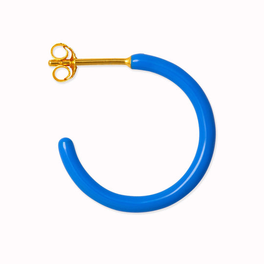 Bluepair of bright and colourful hoop earrings from Lulu Copenhagen