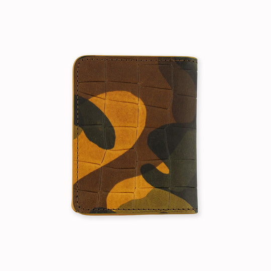 A slim leather wallet from Escuyer, in a classic Camouflage print with Crocodile effect pattern. Handmade by Portuguese artisans from leather sourced from a tannery in Tuscany, Italy.&nbsp;