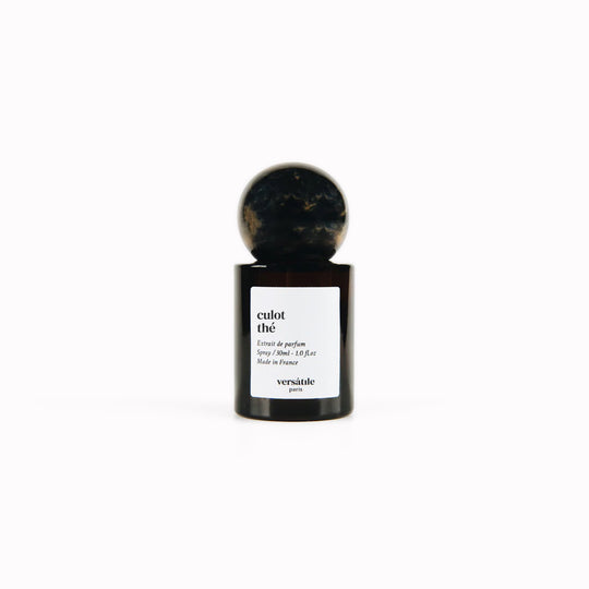 This is a Neo Jasmine, reworked into an evolving tea with a scent of jasmine floral, apricot skin with very fresh spicy notes (ginger, garlic, wasabi), contrasted by sweet and zesty notes (mandora, bergamot)