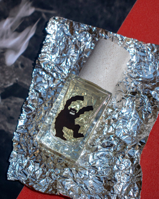 Disco Inferno is bold, luminous and slightly chaotic in all the best ways. Floral notes collide with deeper woods and oud, creating something that shifts as it wears.
