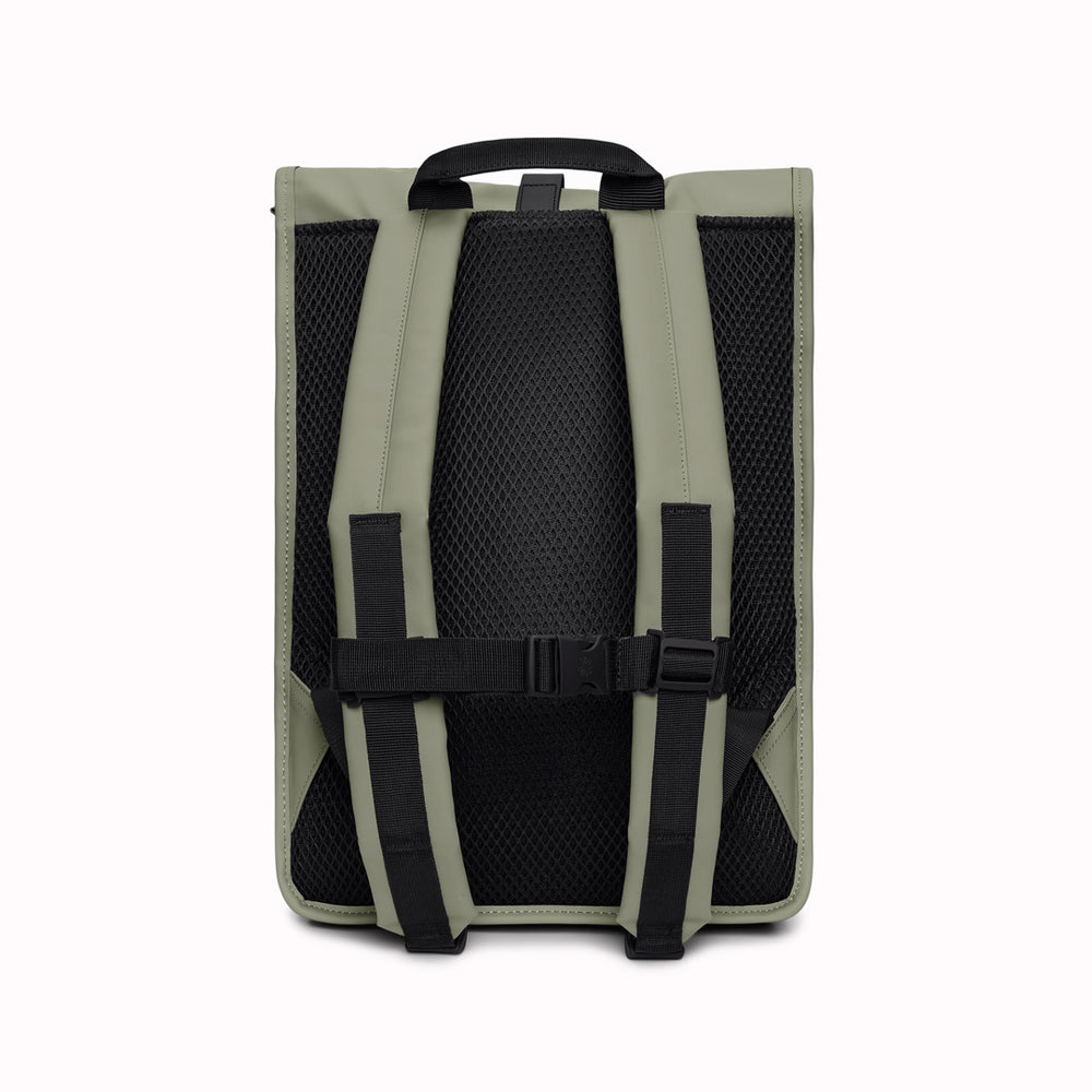 Rolltop Rucksack is Rains’ take on a cycling backpack. Made from Rains’ signature waterproof fabric