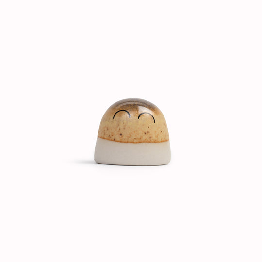 Familia Dot | Ceramic Figurine | Earthy Brown