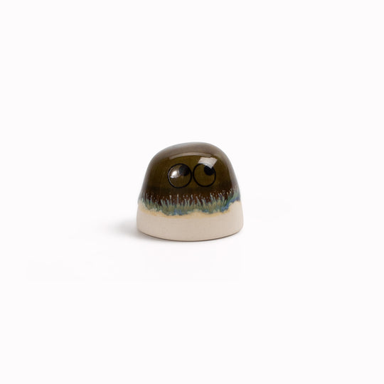 Familia Dot | Ceramic Figurine | Earthy Brown