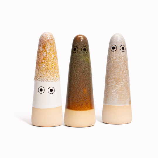 These brown hued Ghosts provides a contemporary ornamental contrast colour and personality to your home decor and also doubles as a ring holder.