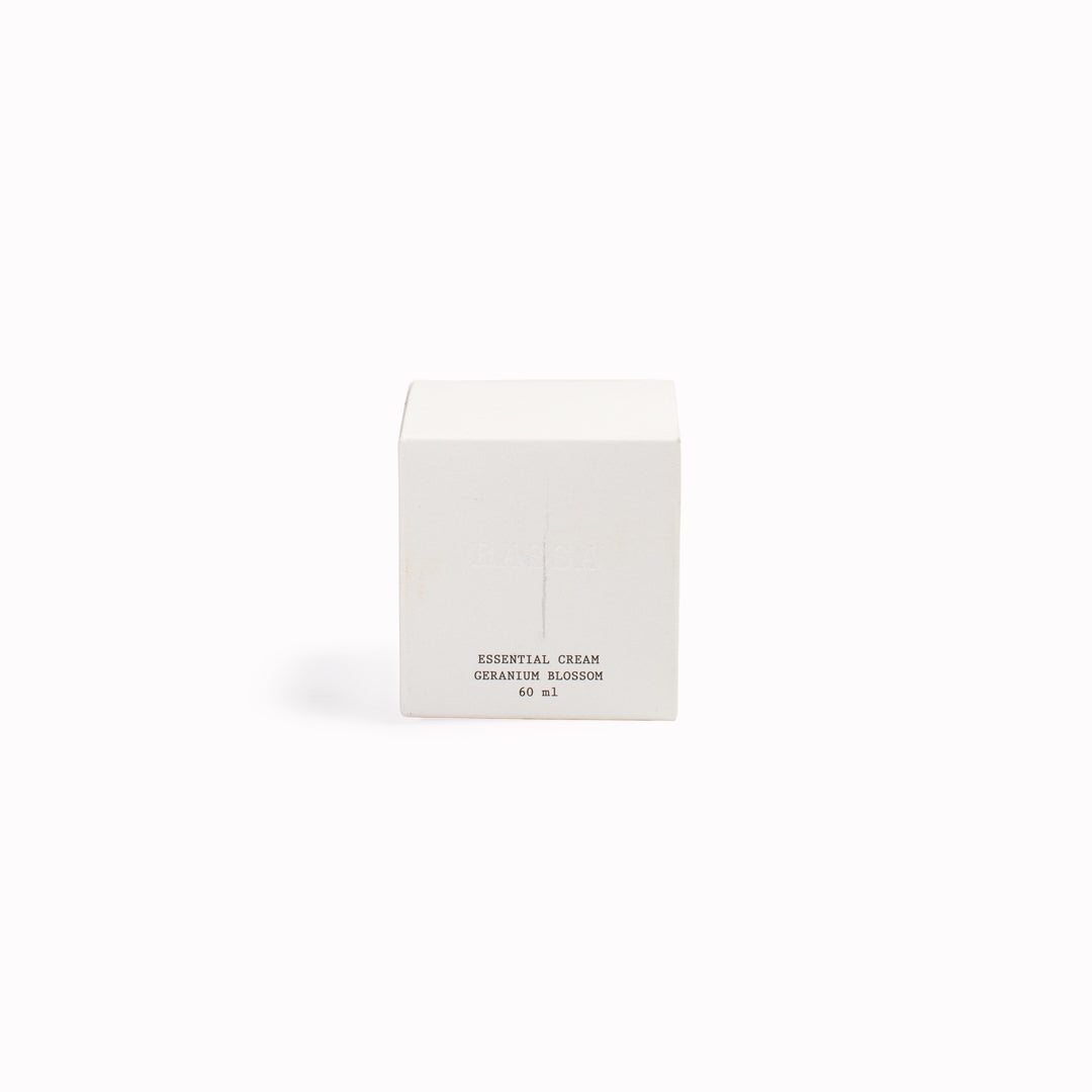 Facial cream with high mineral and vitamin content, suitable for all skin types. With a lightweight and non-greasy composition