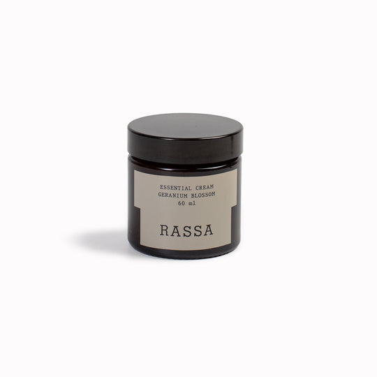 Facial cream with high mineral and vitamin content, suitable for all skin types. With a lightweight and non-greasy composition