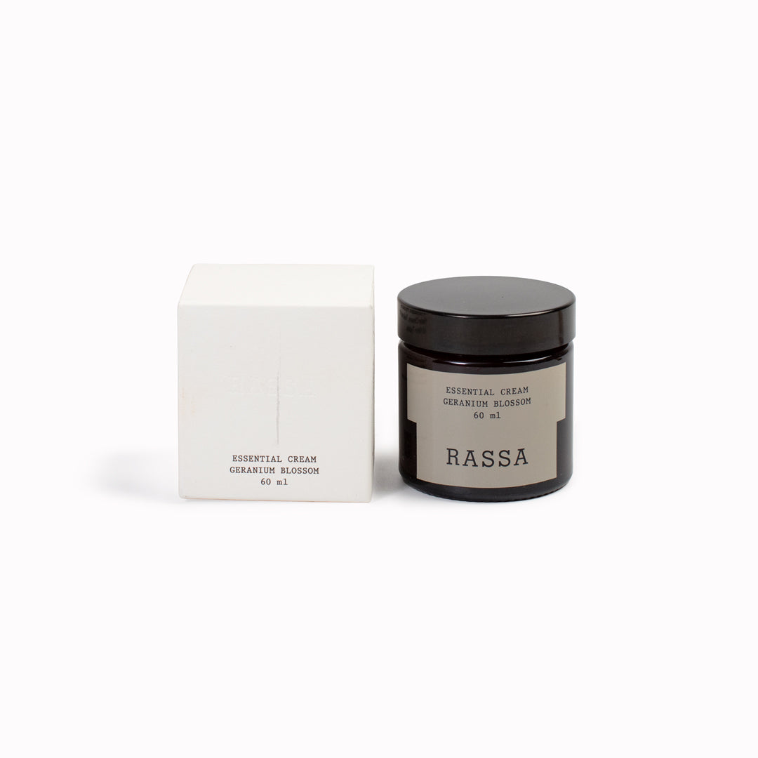 Facial cream with high mineral and vitamin content, suitable for all skin types. With a lightweight and non-greasy composition