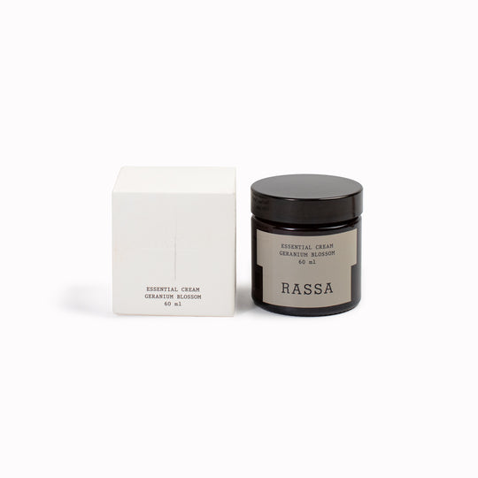 Facial cream with high mineral and vitamin content, suitable for all skin types. With a lightweight and non-greasy composition