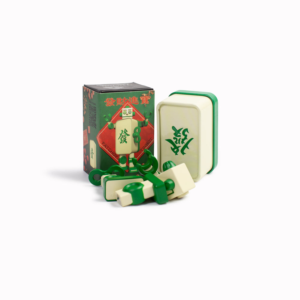 Described by the creator as a ‘multi-functional desktop accessory for storing memories’ they are able to hold small stationery and other items in their bodies whilst being fun and posable at the same time.
