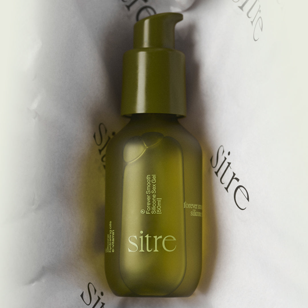 This 50ml travel-friendly bottle is packed with allergy-friendly and non-toxic silicone gel, offering a persistent, silky glide that won't dry out or require constant reapplication.
