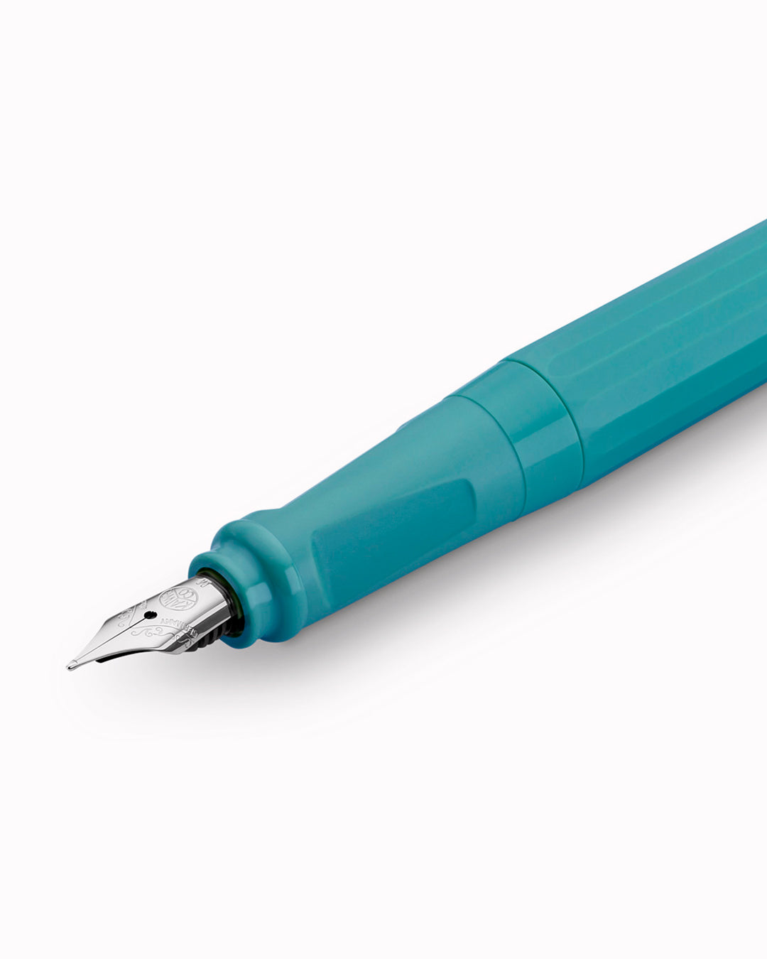 Breezy Teal - Perkeo is designed as an accessible entry into the brand, it features a full-length, lightweight body with an ergonomic grip for comfortable writing.