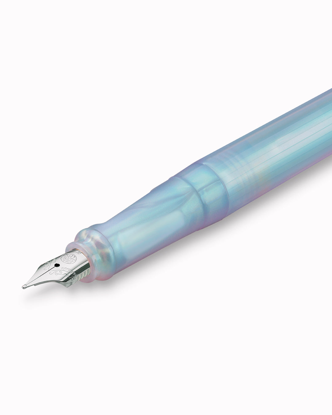Iridescent Pearl - Perkeo is designed as an accessible entry into the brand, it features a full-length, lightweight body with an ergonomic grip for comfortable writing.