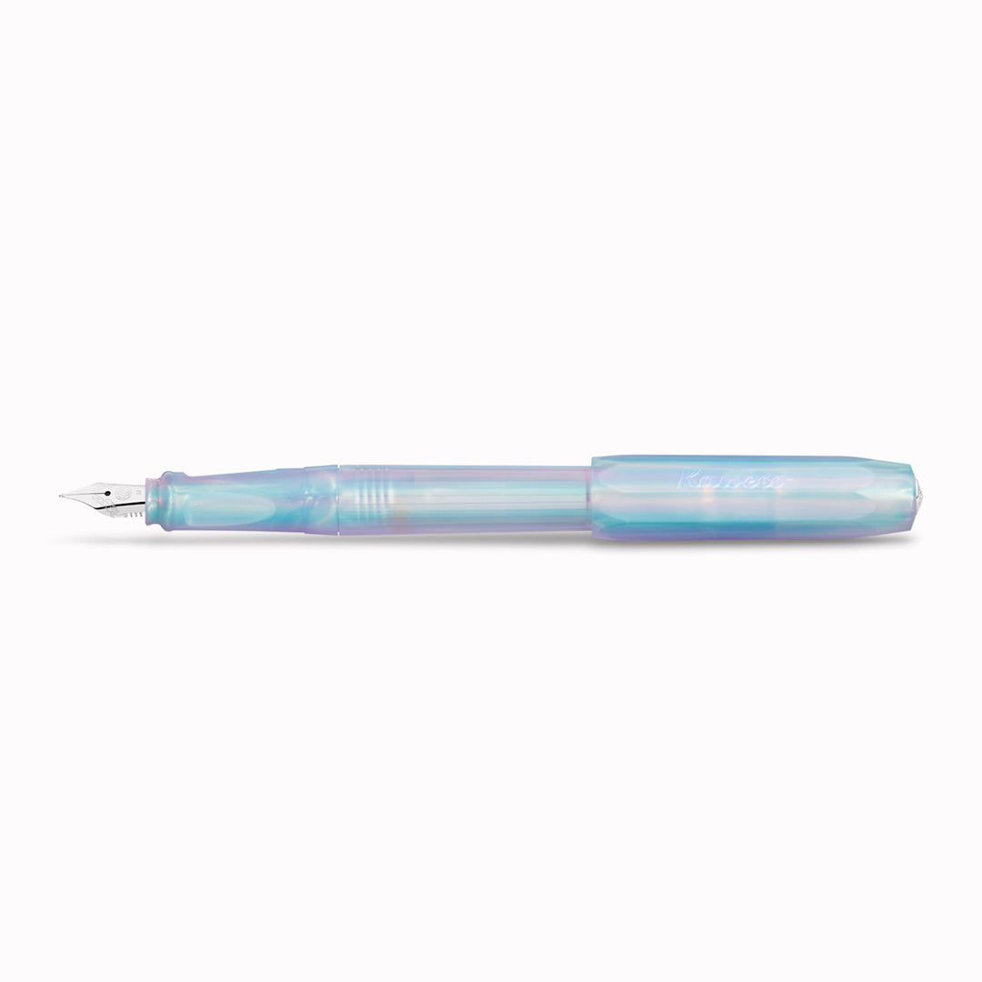 Iridescent Pearl - Perkeo is designed as an accessible entry into the brand, it features a full-length, lightweight body with an ergonomic grip for comfortable writing.