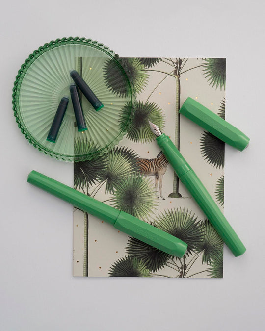 Jungle Green - Perkeo is designed as an accessible entry into the brand, it features a full-length, lightweight body with an ergonomic grip for comfortable writing.