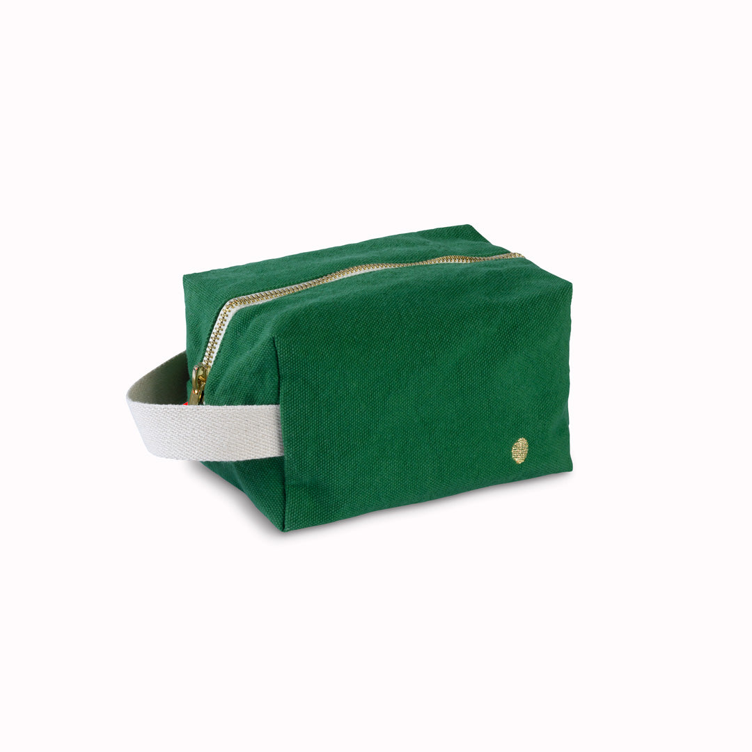 The cube pouch can be used in a variety of different ways. As well as a wash bag, it can be used as a pencil case, or an organiser for all of those odds and ends that get lost at the bottom of your bag or suitcase.