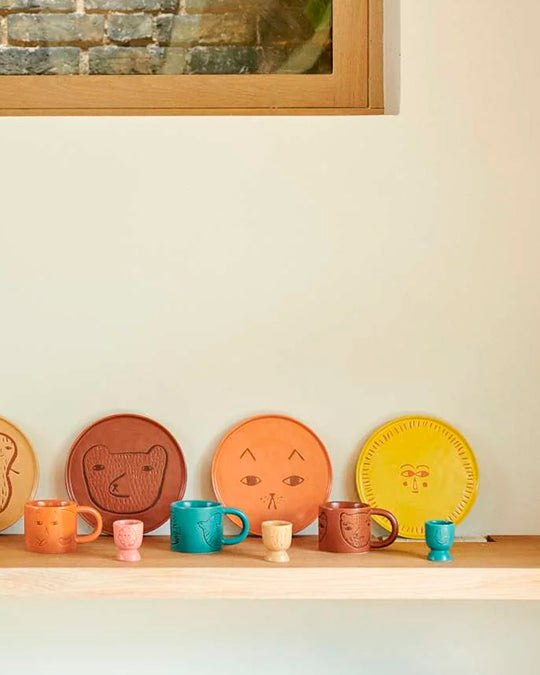 Cat Side Plate is a charming and giftable piece, and would look great as a piece of home decoration as well as being a useful size for a big slice of cake.