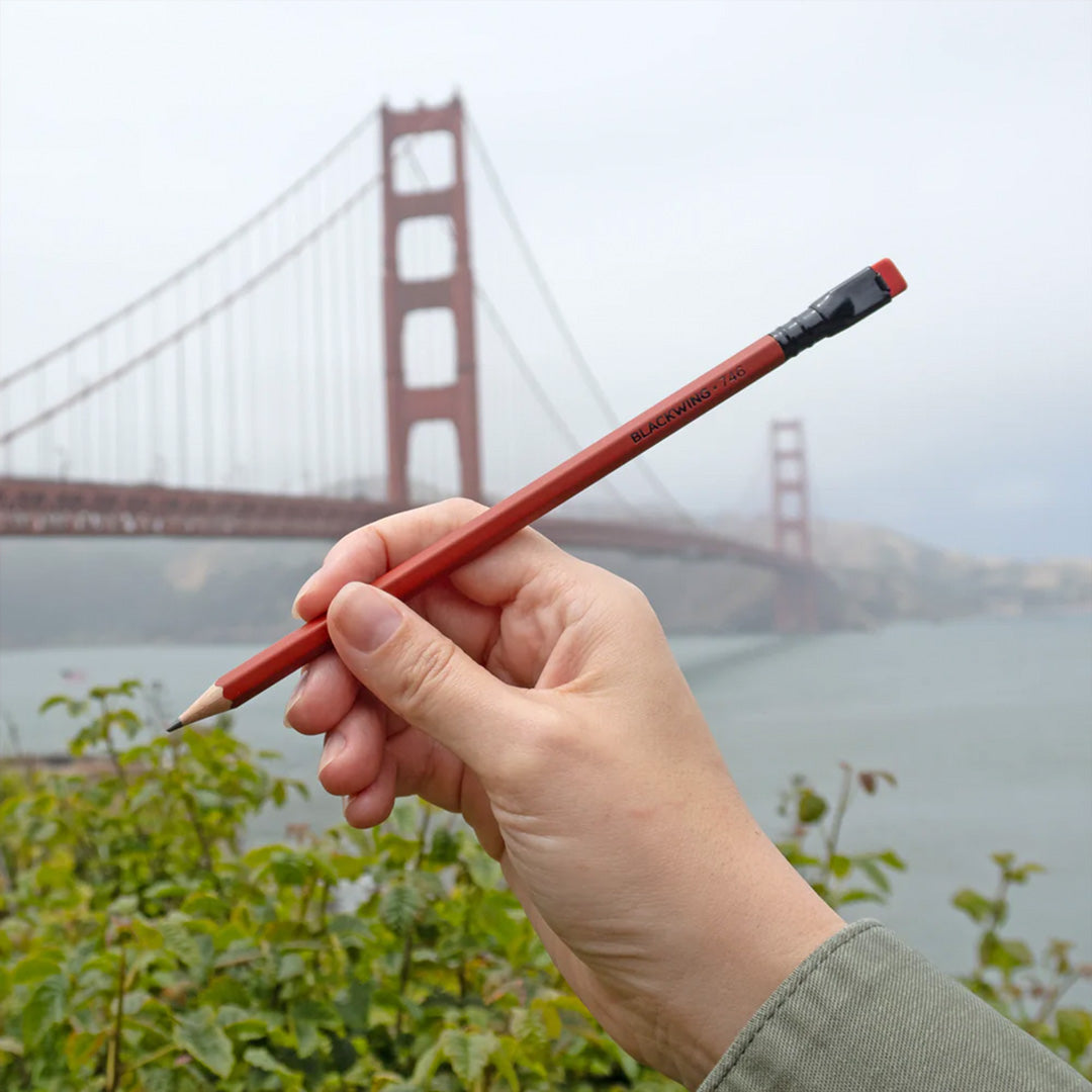 The Blackwing Vol. 746 pencil in 'International Orange' is inspired by the orange colour of the iconic San Francisco Golden Gate Bridge.