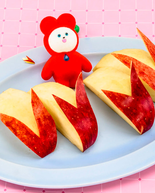There are 4 designs, with the premise that little Yopi-chan transforms into different foods: Tamagoyaki, Mitarashi Dango, Apple and Marshmallow.&nbsp;