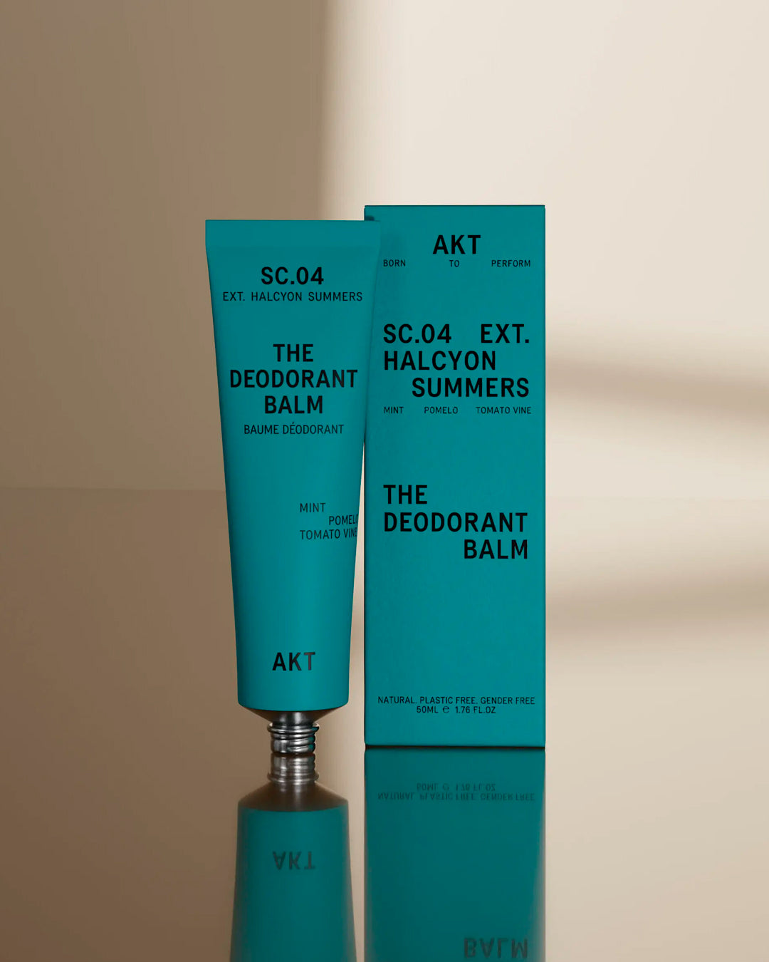 Mediterranean summers, Halycon Summers blends mint, tomato vine, geranium and citrus for a sun-kissed summery scent.