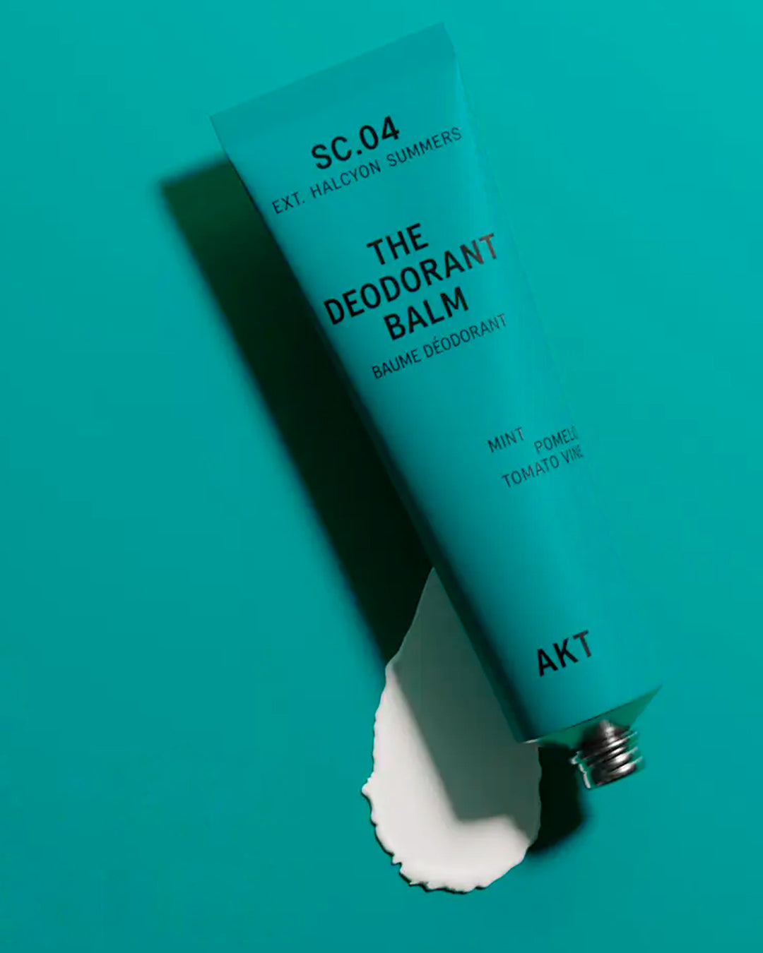 Mediterranean summers, Halycon Summers blends mint, tomato vine, geranium and citrus for a sun-kissed summery scent.
