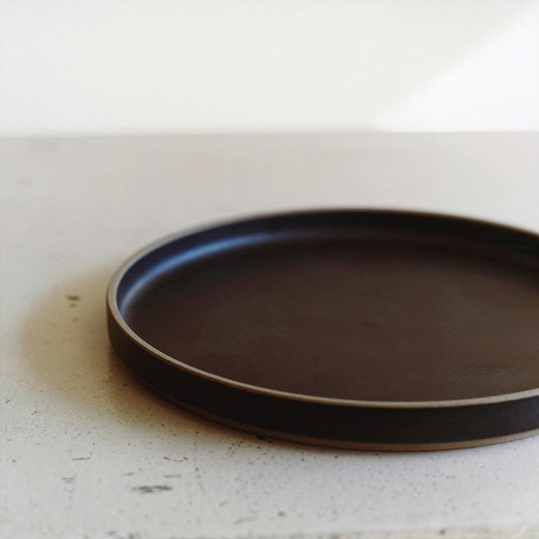 Medium Serving Plate | Matt Black | D. 185mm