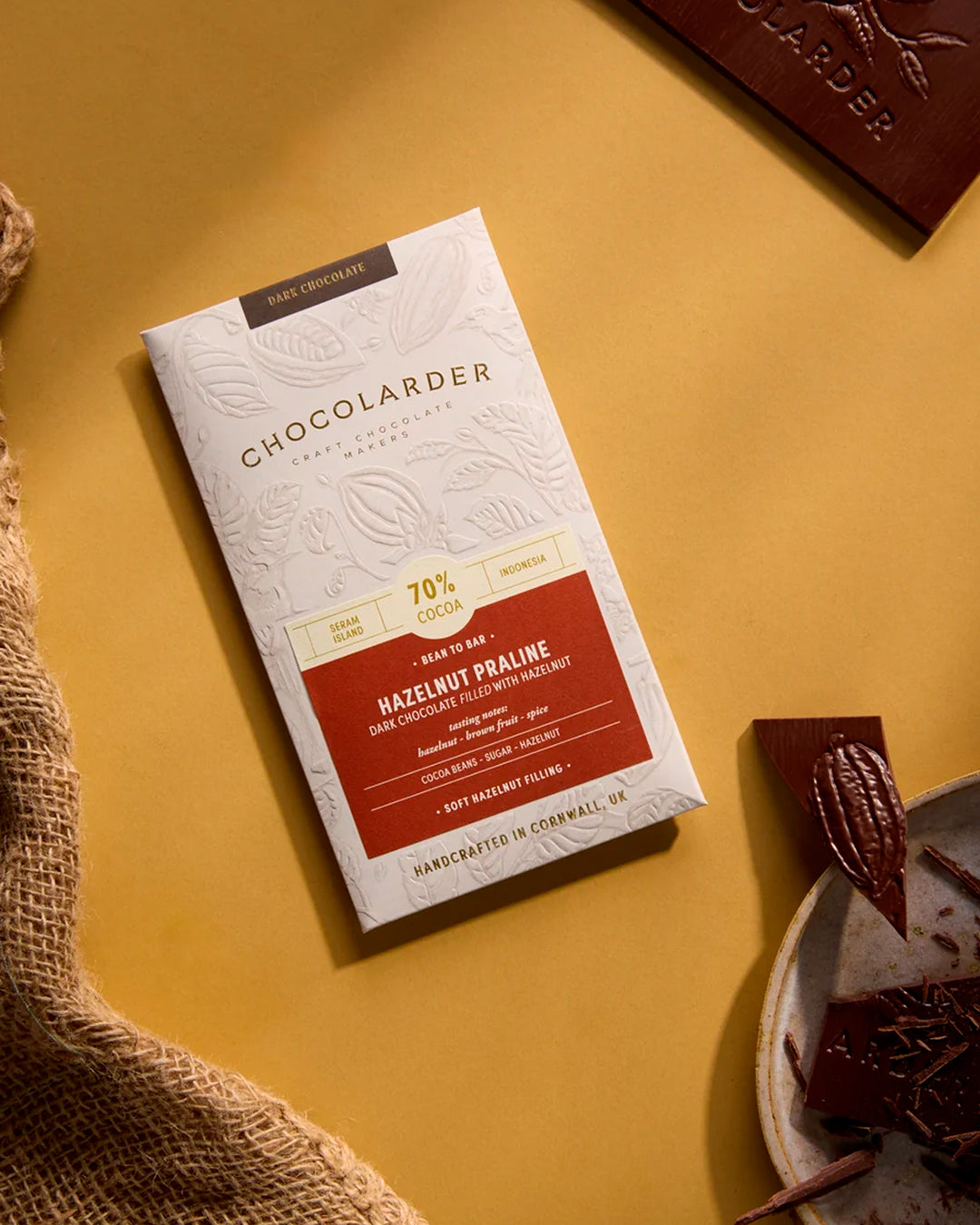 Comforting, rich and deeply nutty. Single Origin Indonesian 70% dark chocolate with smooth Italian hazelnut praline filling.