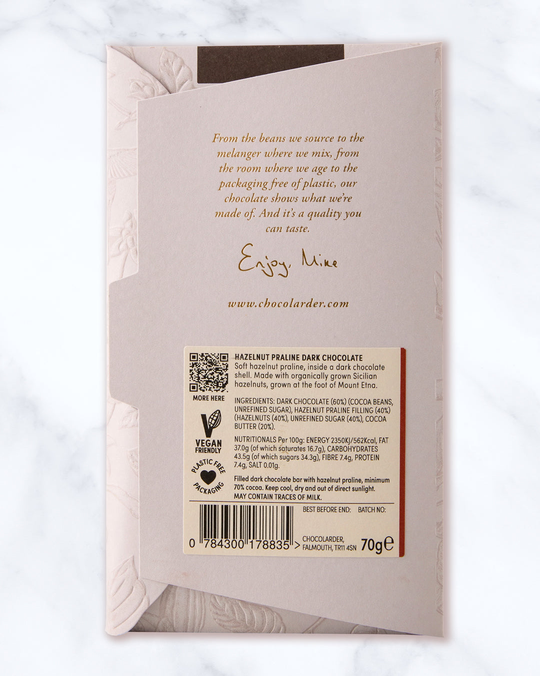 Comforting, rich and deeply nutty. Single Origin Indonesian 70% dark chocolate with smooth Italian hazelnut praline filling.