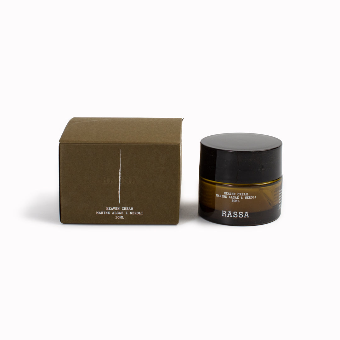 Heaven Cream is a premium face cream that harnesses the immense power of nature. Crafted with an exceptional blend of 16 powerful 100% plant-based actives