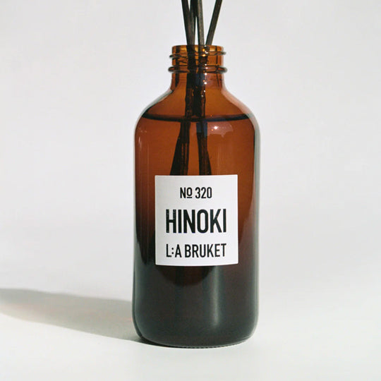 A lovely room diffuser with a fresh scent of Hinoki, a woody outdoor scent&nbsp;of Japanese cypress, cedar wood and nutmeg.