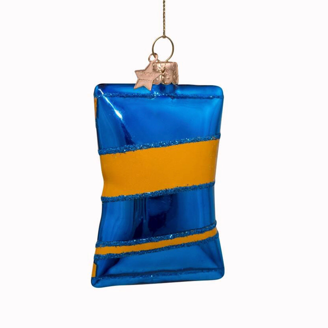 Inject some sparkly fun into your Christmas tree with this hand painted and mouth blown glass Hot flavour Potato Chips&nbsp;ornamental Christmas tree decoration by Vondels.