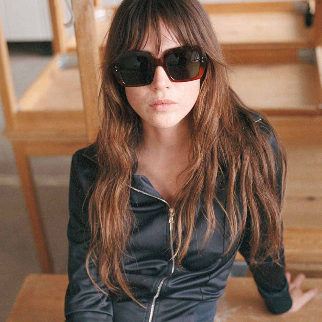 The Kaia features an oversized design with a vintage-inspired look, making it one of the more playful options in the Monokel Eyewear collection. It is carefully made, combining square lenses with thick, prominent frames.