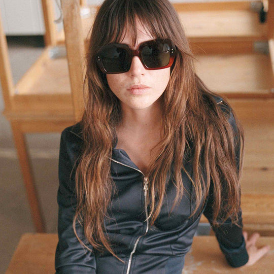The Kaia features an oversized design with a vintage-inspired look, making it one of the more playful options in the Monokel Eyewear collection. It is carefully made, combining square lenses with thick, prominent frames.