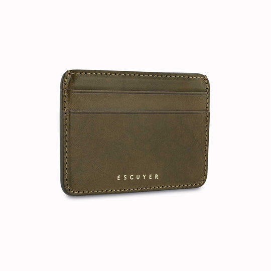 A slim and stylish cardholder from Escuyer, in Khaki green leather. The cardholder is handmade by Portuguese artisans, using vegetable-tanned leather from a tannery in Tuscany, Italy.