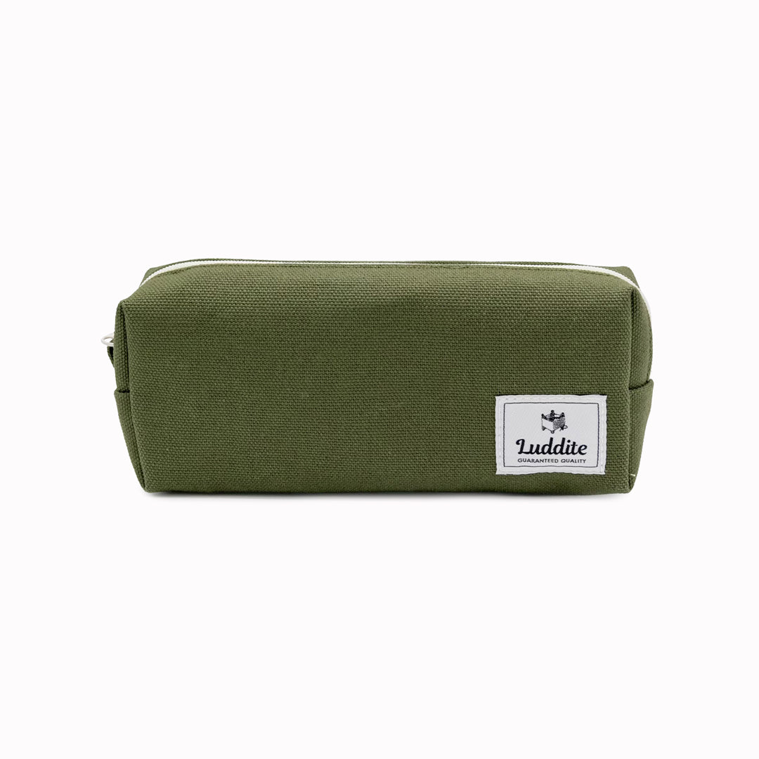 durable and tactile pencil case features a zipper along the length of the pencil case allows easy access to the items inside. The large cube shaped pen case is ideal for storing all your stationery