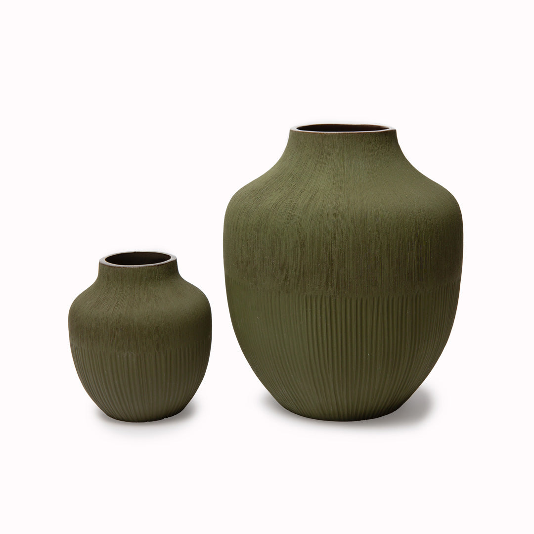 'Kyoto' ceramic vases look just beautiful as decorative objets on their own, or with a freshly cut bouquet of fragrant flowers