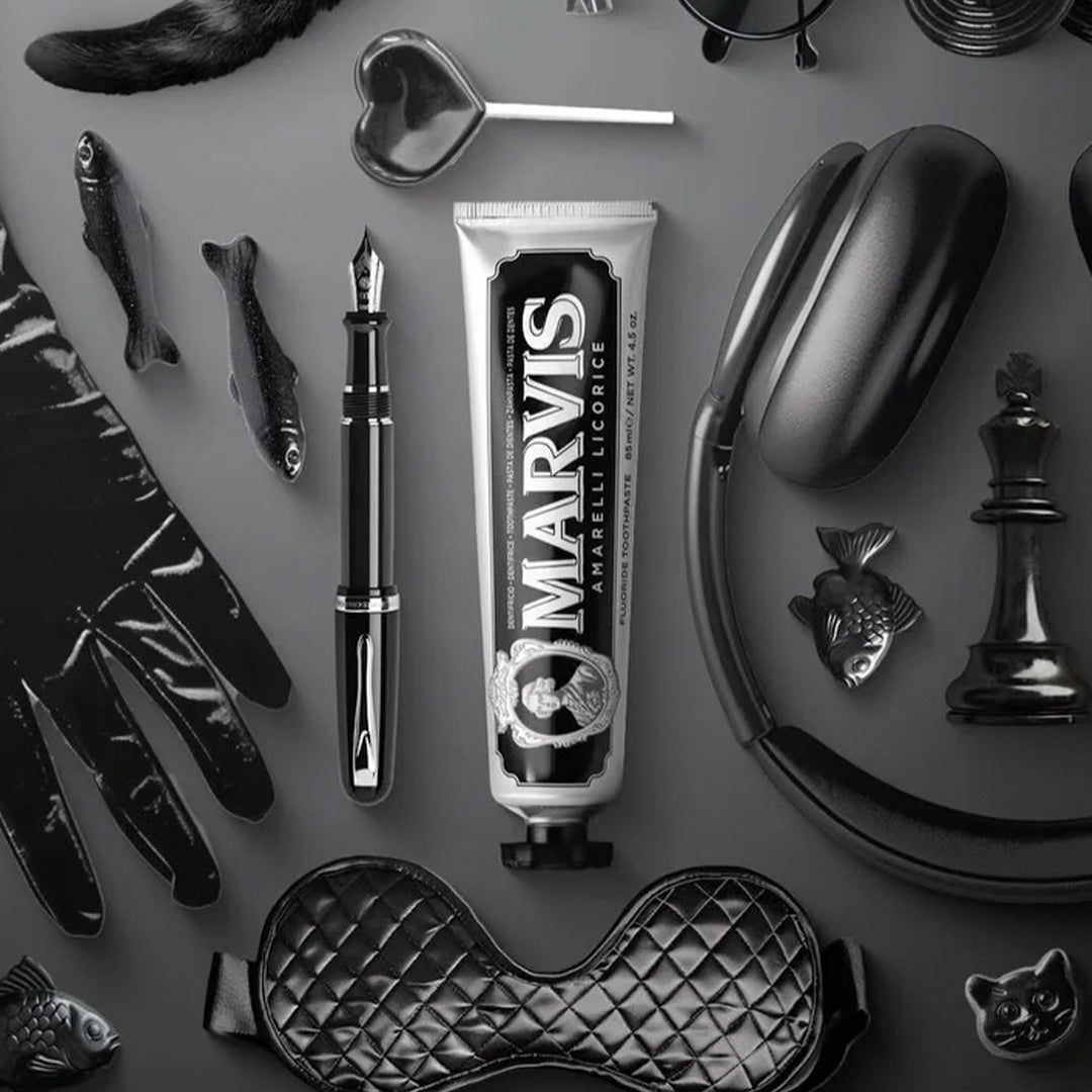 Created in Florence using traditional methods, this toothpaste provides long-lasting freshness while gently whitening and strengthening teeth. The rich paste texture offers a smooth foam and a polished finish.