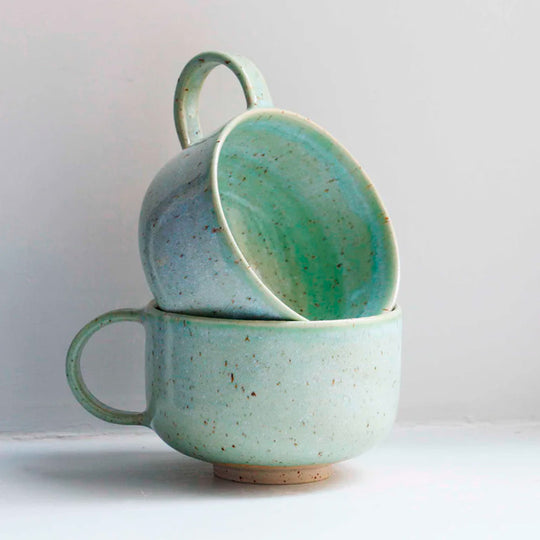 The Lost Penny Mion Mug is a large thick glazed stoneware mug, ideal for hot chocolate, soup, long lattes or anyone that likes a BIG cuppa in the morning.
