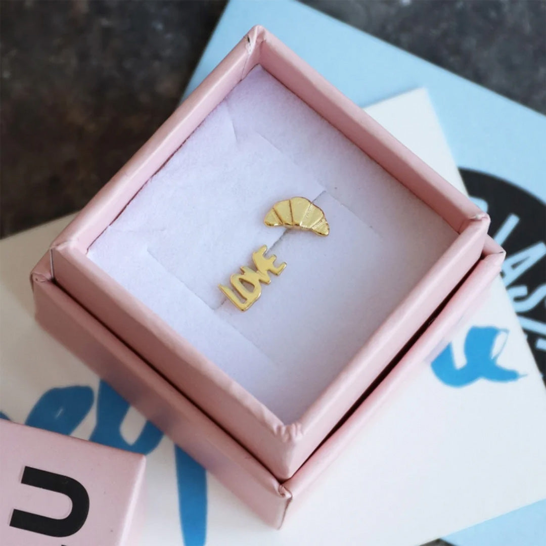 The Lulu LOVE single stud earring is either finished in sterling silver or 18ct Gold Plate and with all Lulu Copenhagen's jewellery, it is is nickel free.