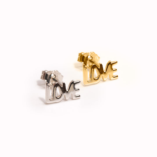 The Lulu LOVE single stud earring is either finished in sterling silver or 18ct Gold Plate and with all Lulu Copenhagen's jewellery, it is is nickel free.